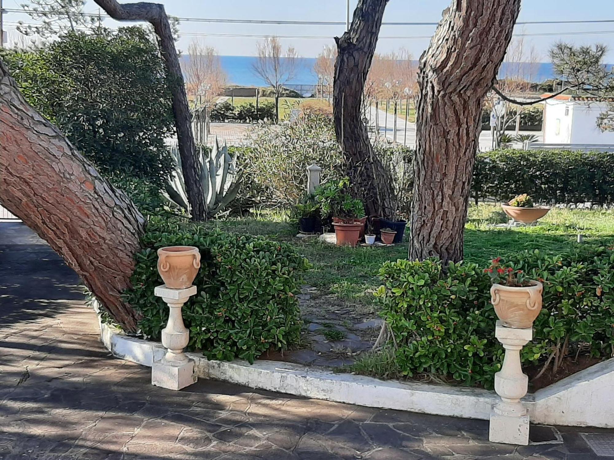 Appartamento In Villa Valentini, Fronte Mare, Giardino E Parcheggio Privato, Wifi, Dotato Di Tutti I Confort, Nel Golfo Di Gaeta مينتورنو المظهر الخارجي الصورة